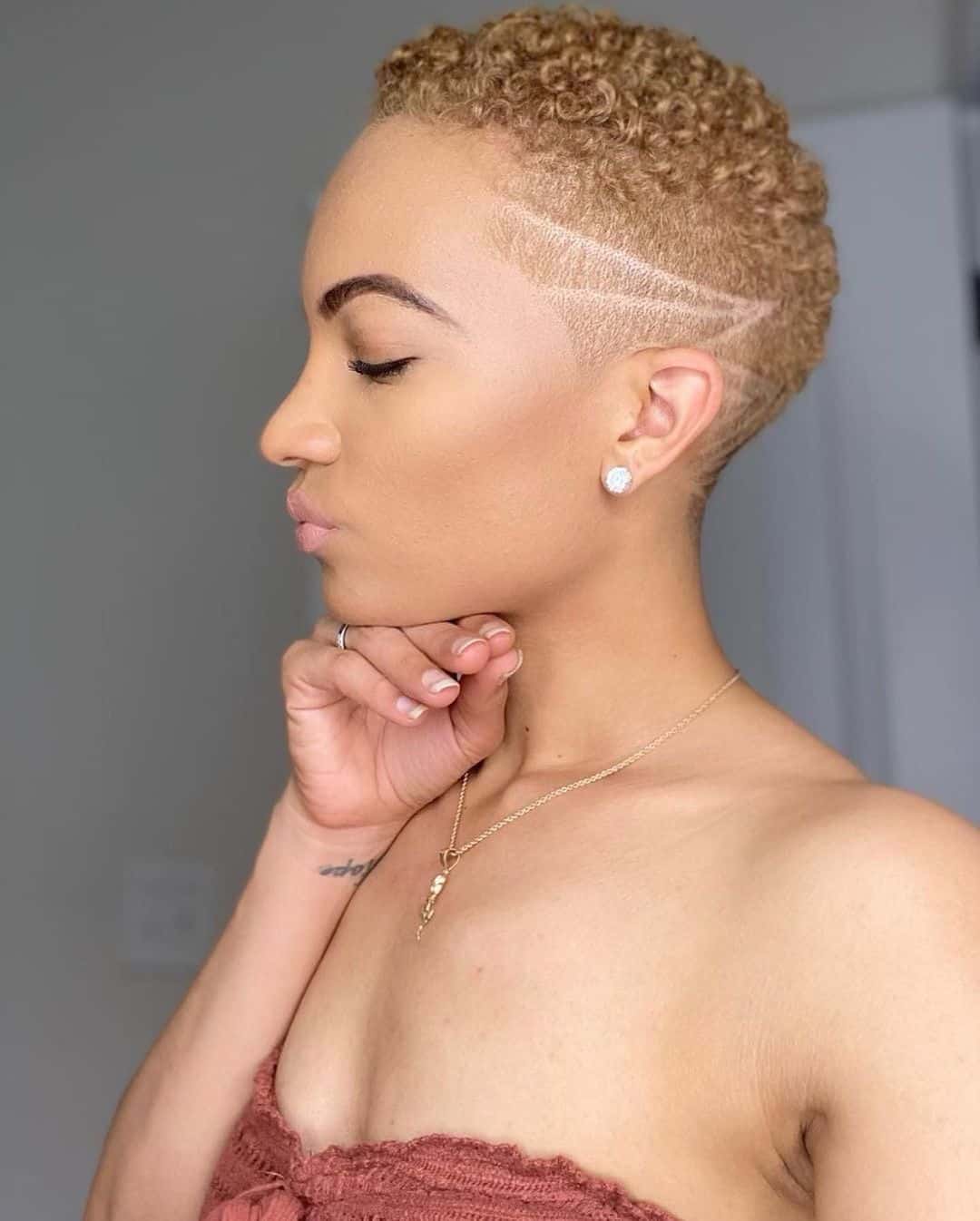 25 Gorgeous Women Mohawk That Will Blow Your Mind!! | Curl Hair Style