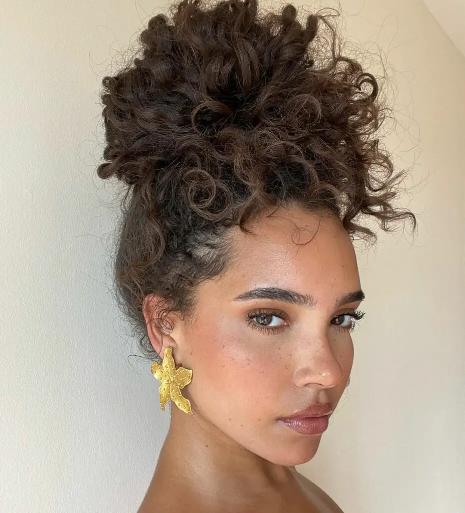 4a Pineapple updo