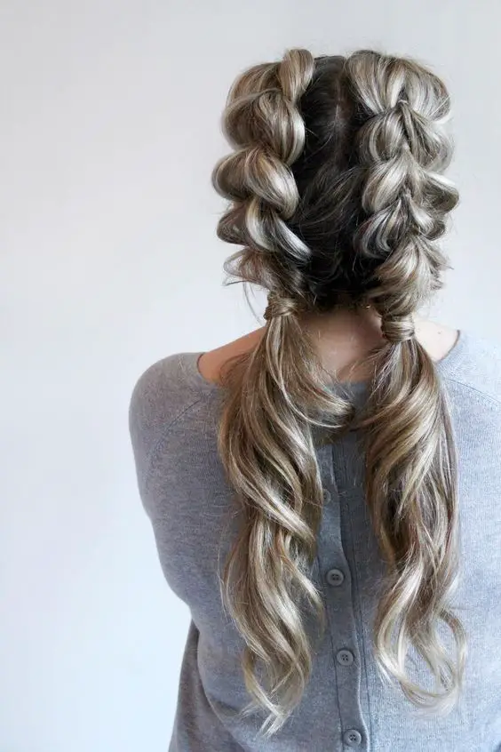 curly pigtail hair