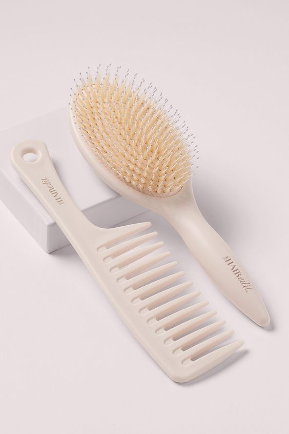 Iconic comb
